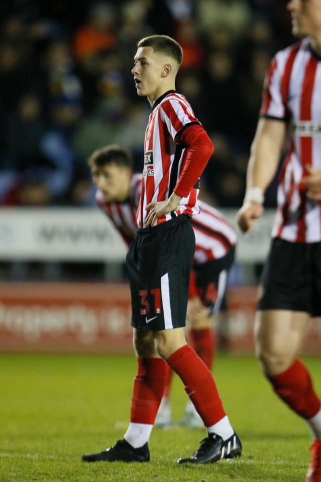 kaiyun官网-窗口期门兴格拉德巴赫调整名单以备欧冠,绝杀压哨环节打磨,质疑声仍在,更衣室氛围转暖(门兴格拉德巴赫足球俱乐部官网)