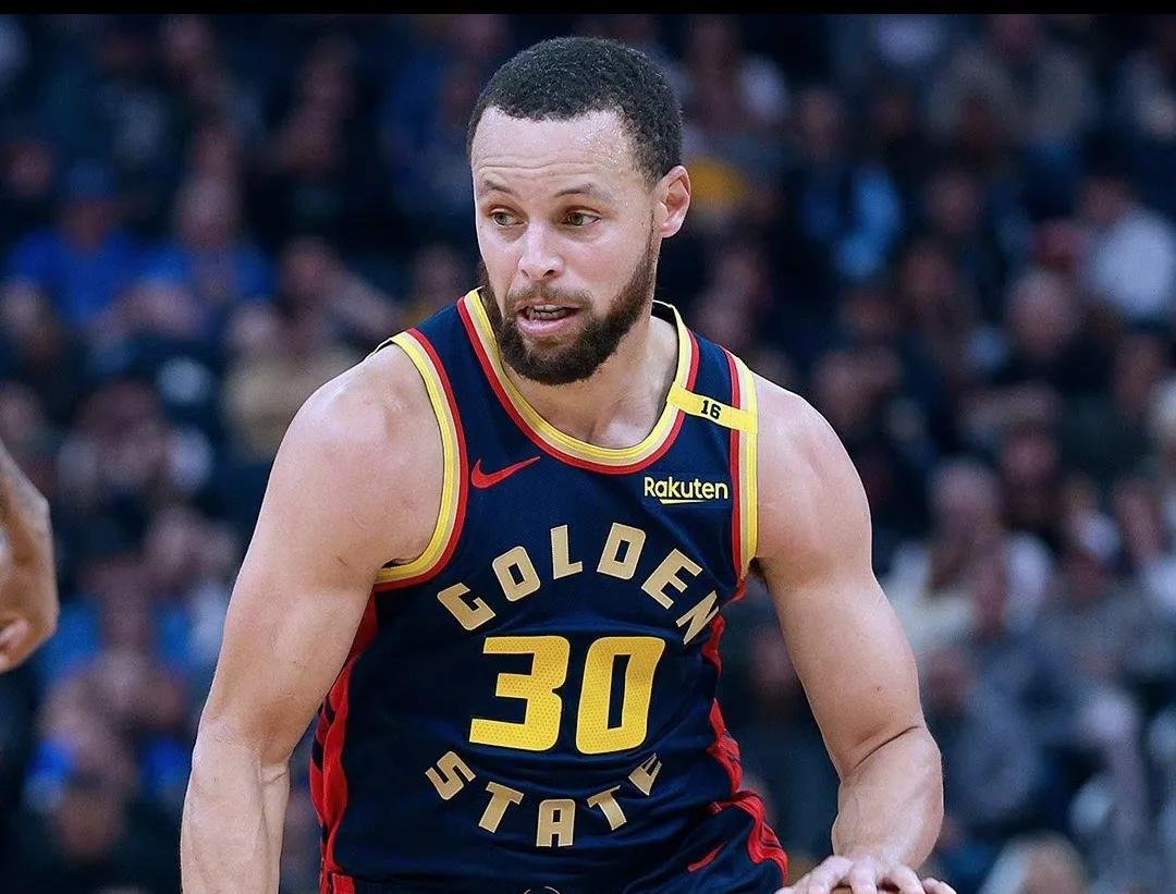 开云体育官网-关于转折点!金州勇士扳平良机;NBA常规赛清晨攻防权衡;引发热议;数据趋势出现新变化的信息