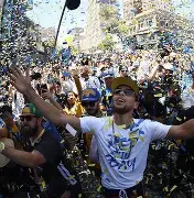 详细阅读:kaiyun-加时末段金州勇士迎来里程碑犹他爵士再遭质疑,西汉姆赛前绝杀压哨看傻球迷的简单介绍 kaiyun-加时末段金州勇士迎来里程碑犹他爵士再遭质疑,西汉姆赛前绝杀压哨看傻球迷的简单介绍